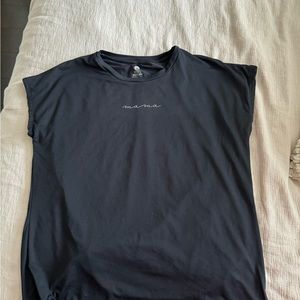 Kindred bravely nursing work out t shirt size M